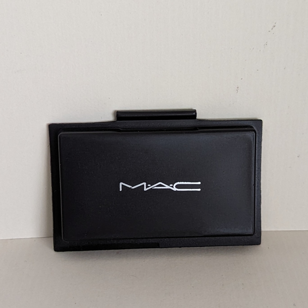 MAC Studio Fix Powder Plus Foundation NC30